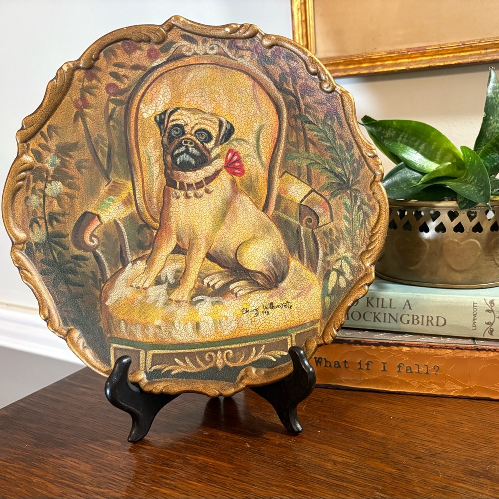 Collector plate featuresca PUG by artist Elaine Vollherbst.